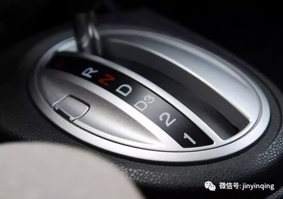 进口机油代理|自动挡车型等红绿灯挂什么挡位合适?