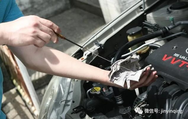 原装进口润滑油批发|平时查看发动机机油尺能发现哪些问题?