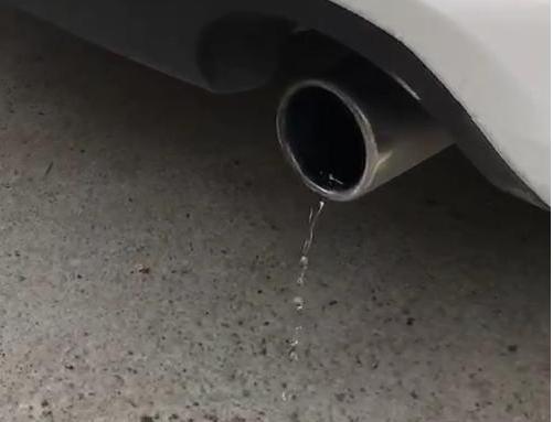 进口品牌润滑油代理|排气管滴水是正常的吗?