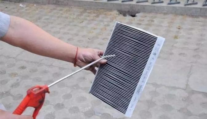 进口润滑油代理加盟|不要重复使用空气格，否则会加快发动机油泥的形成。